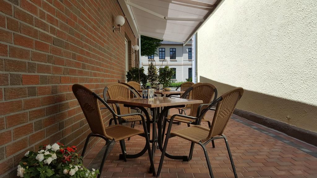 Hotel Drostenhof Garni Esens Ngoại thất bức ảnh